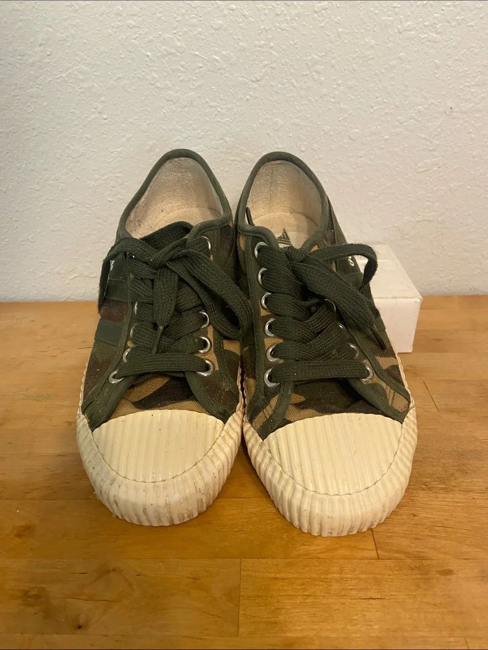 Gola Green Camo Women's Cadet Athletic Sneakers Size 6